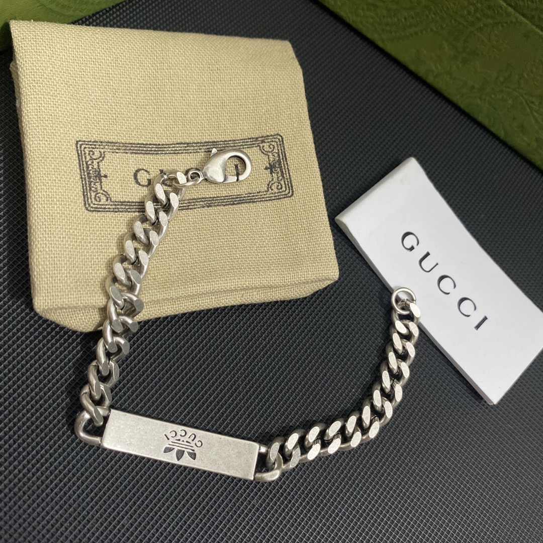 B222  Gucci bracelet