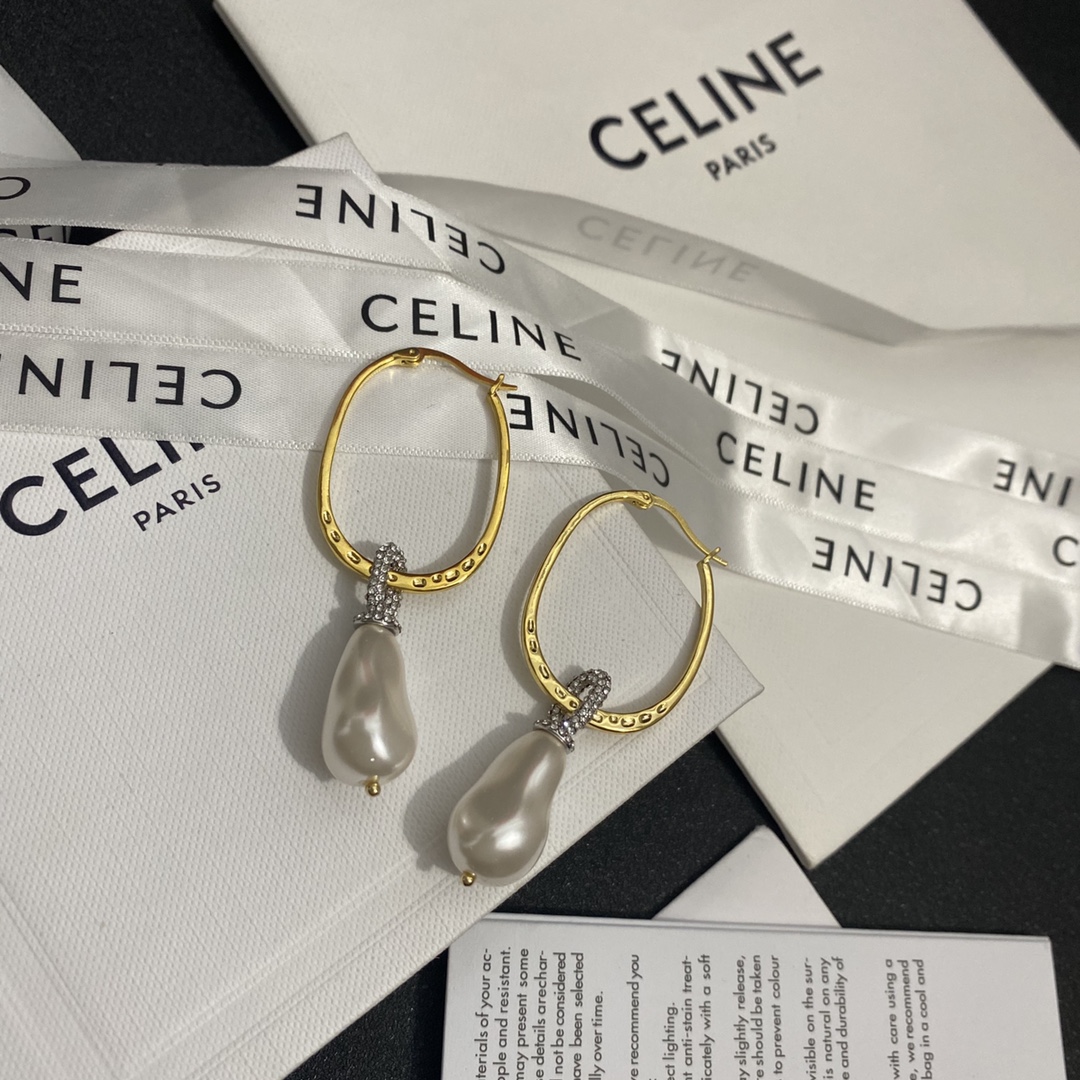 A1225  CELINE pearls earrings