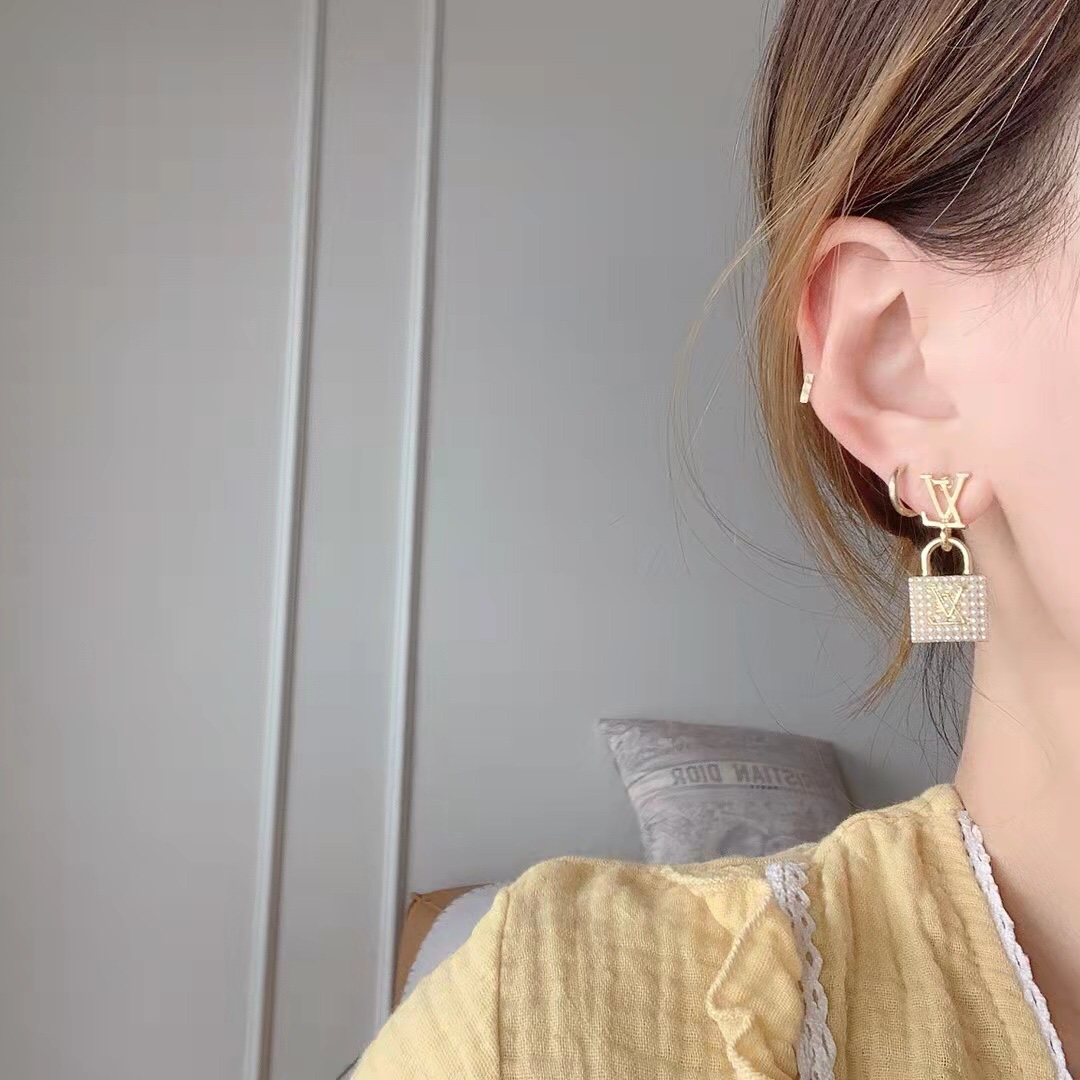 "Special Sales!" LV earrings