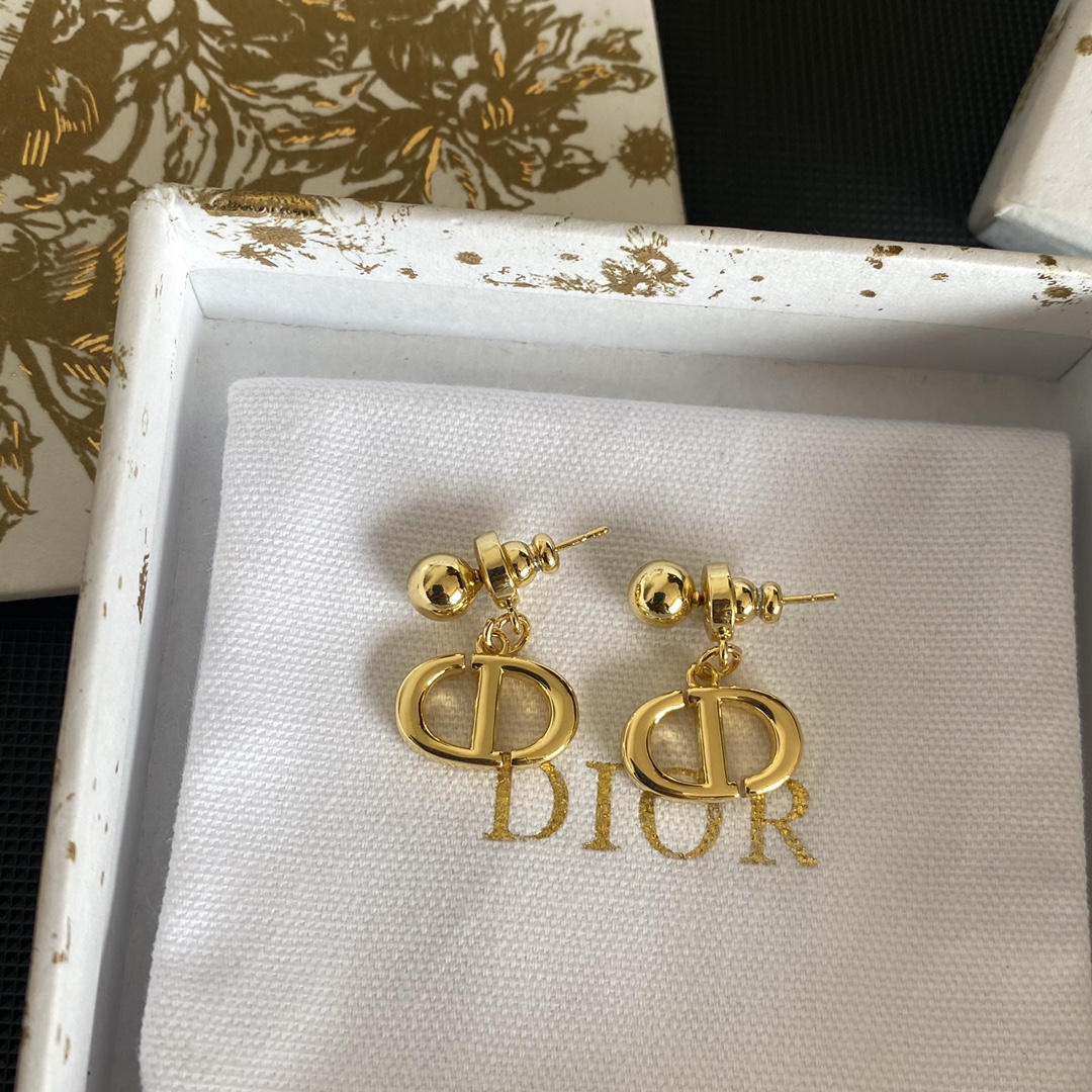 A1239 Dior earrings