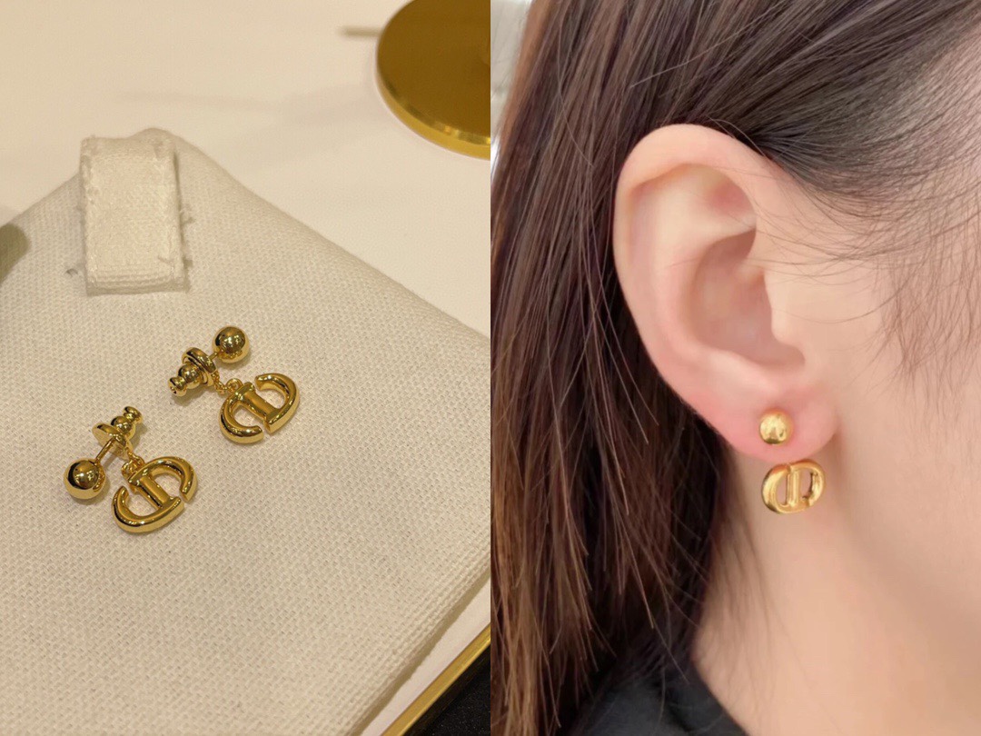 A1239 Dior earrings