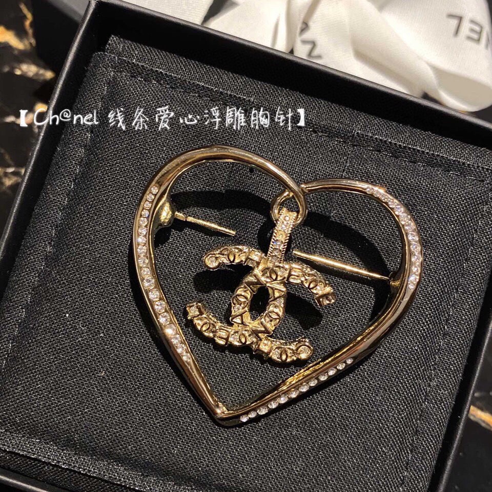 Chanel brooch 110661