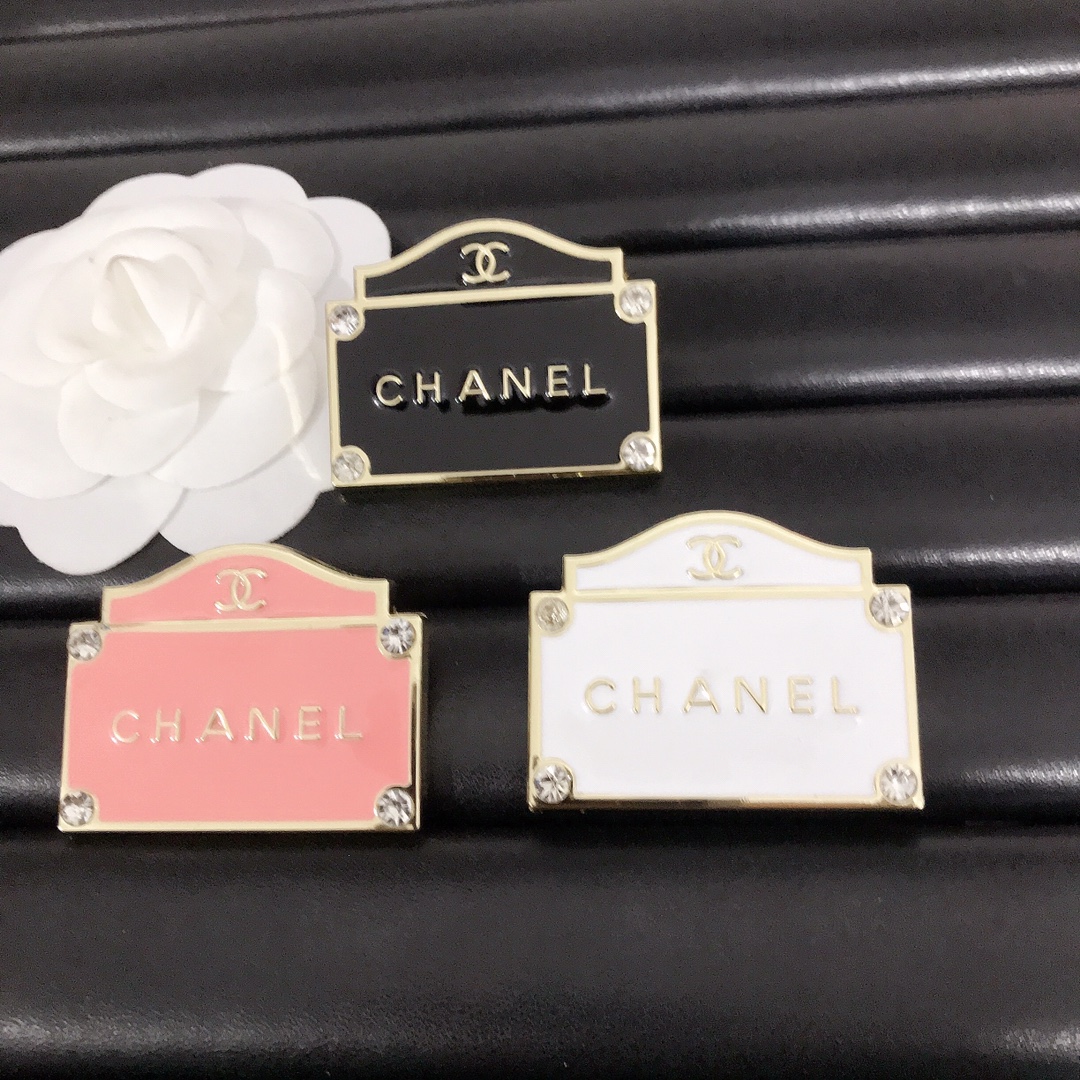 Chanel brooch 110656