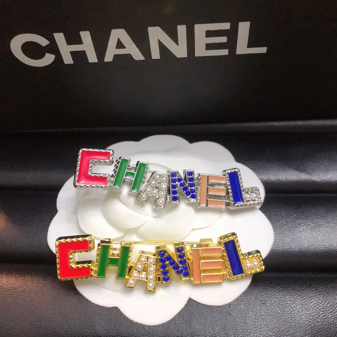 Chanel brooch 110724