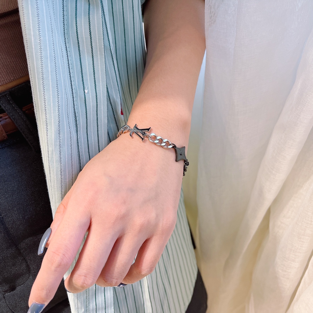 L116  LV Louis vuitton bracelet