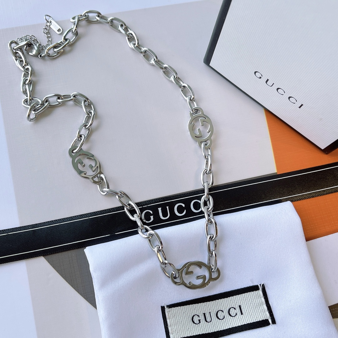 X492 Gucci necklace
