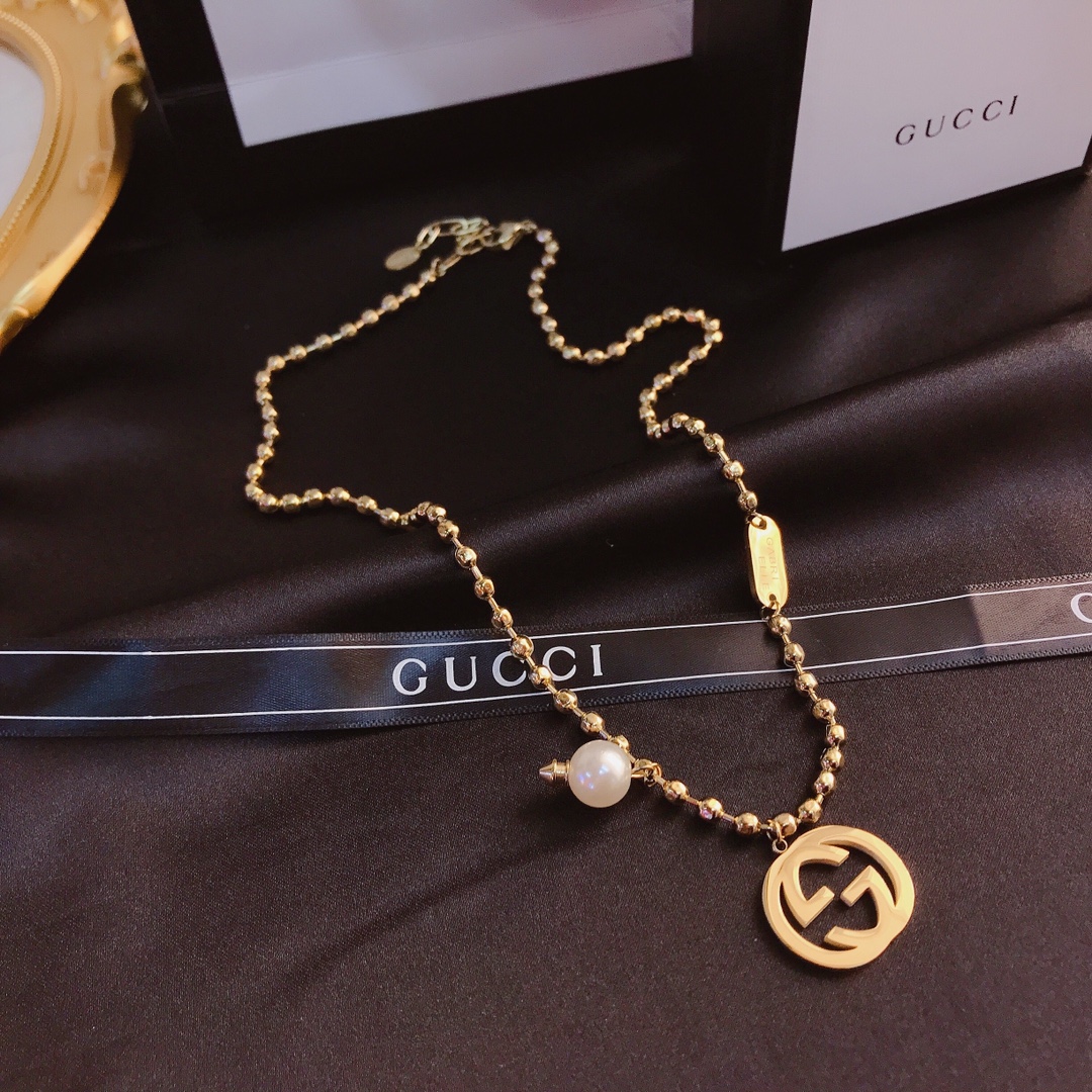 X200 Gucci pearls necklace