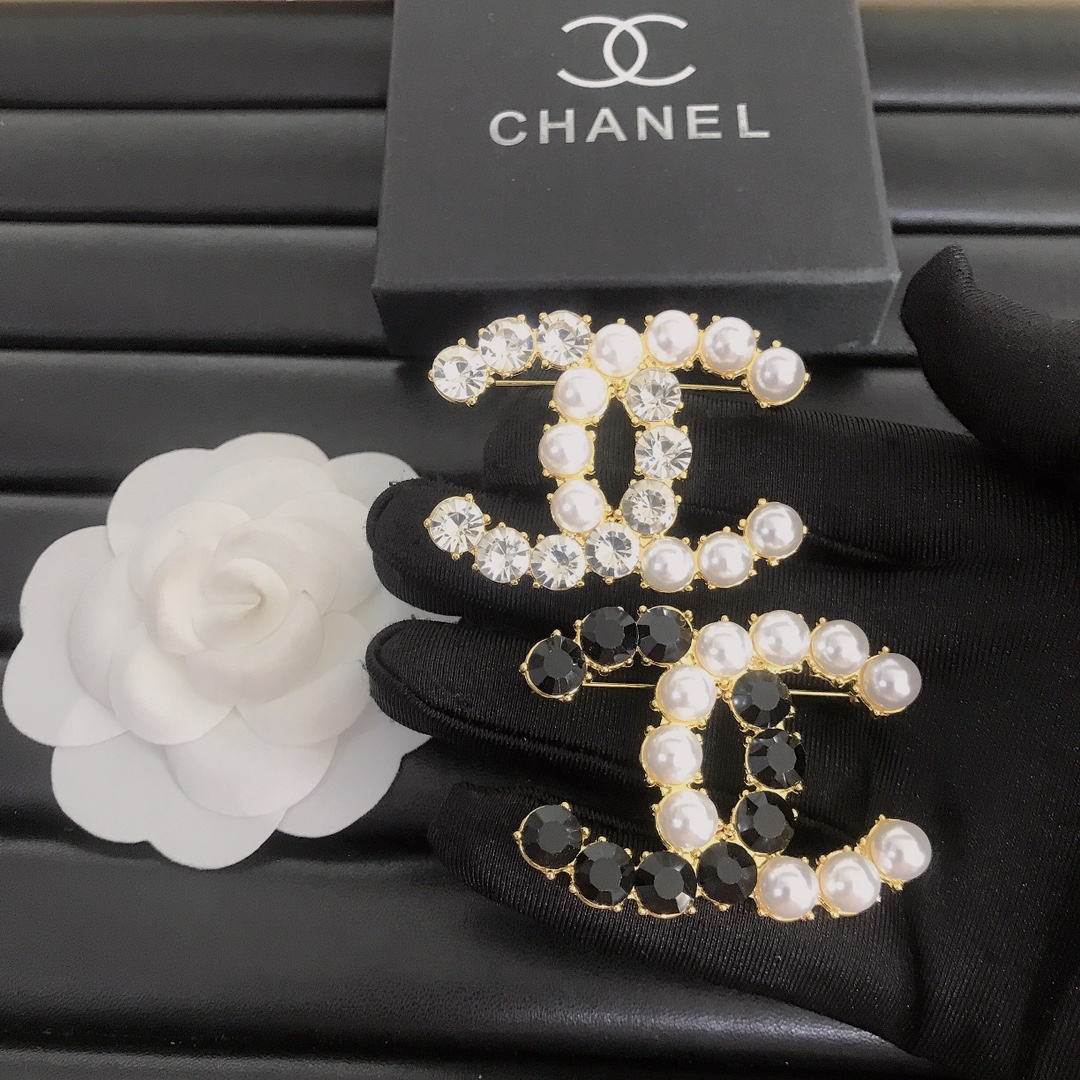 Chanel brooch cc 110774