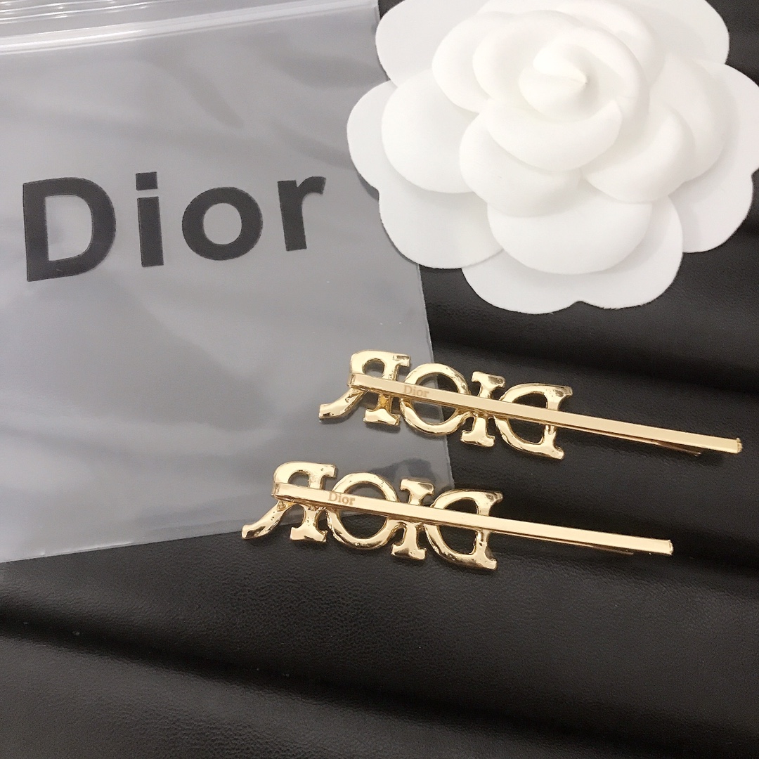 Dior pearls hairclip 110771