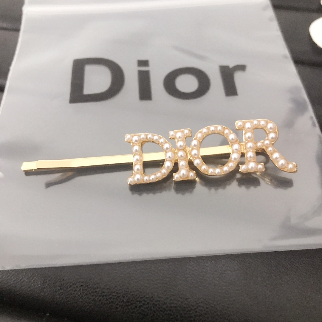 Dior pearls hairclip 110771