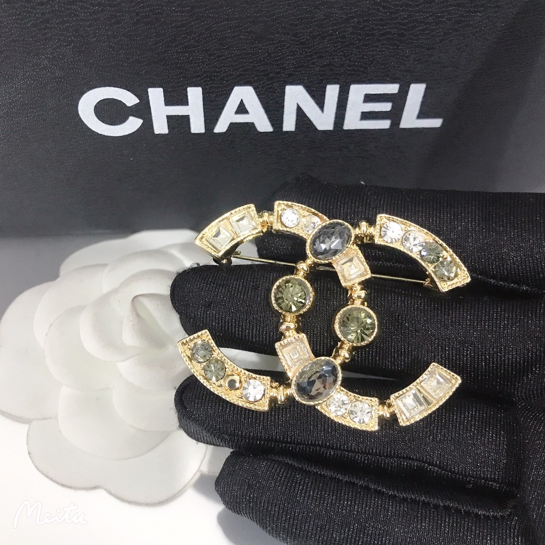 Chanel brooch 110767