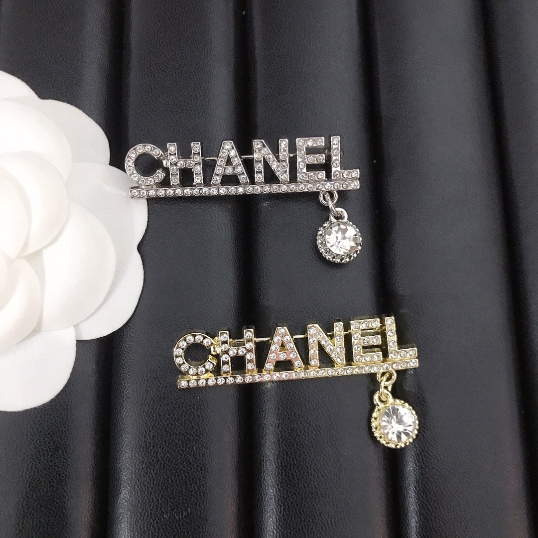 Chanel Crystal brooch 110762