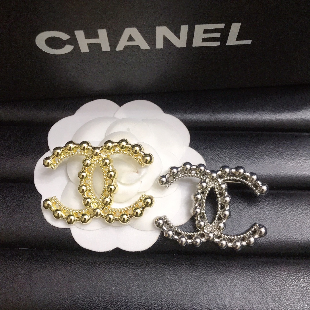 Chanel brooch cc 110755