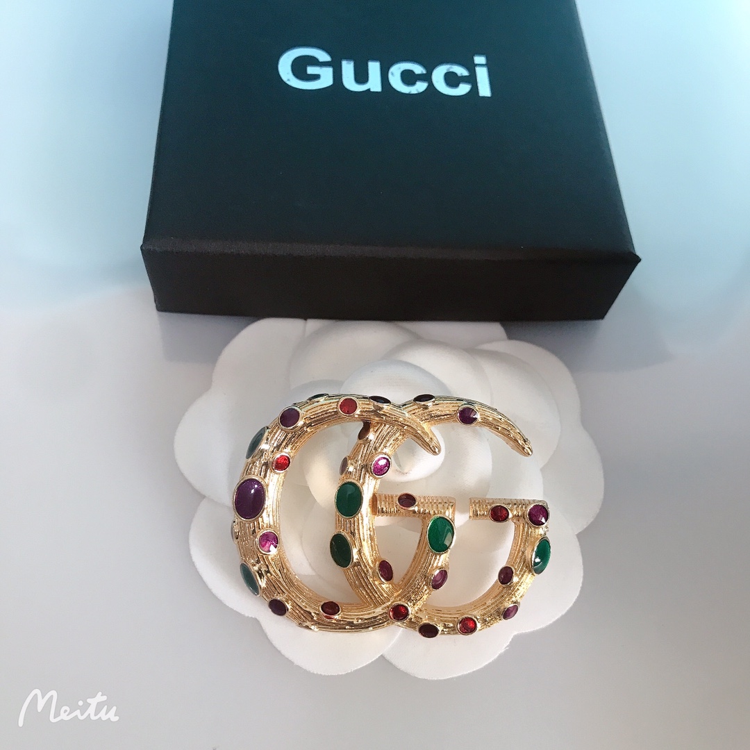 Gucci colorful crystals brooch 110753