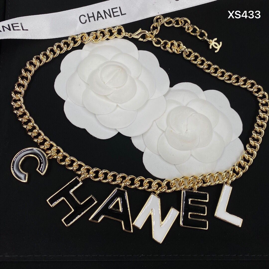Chanel necklace 110733