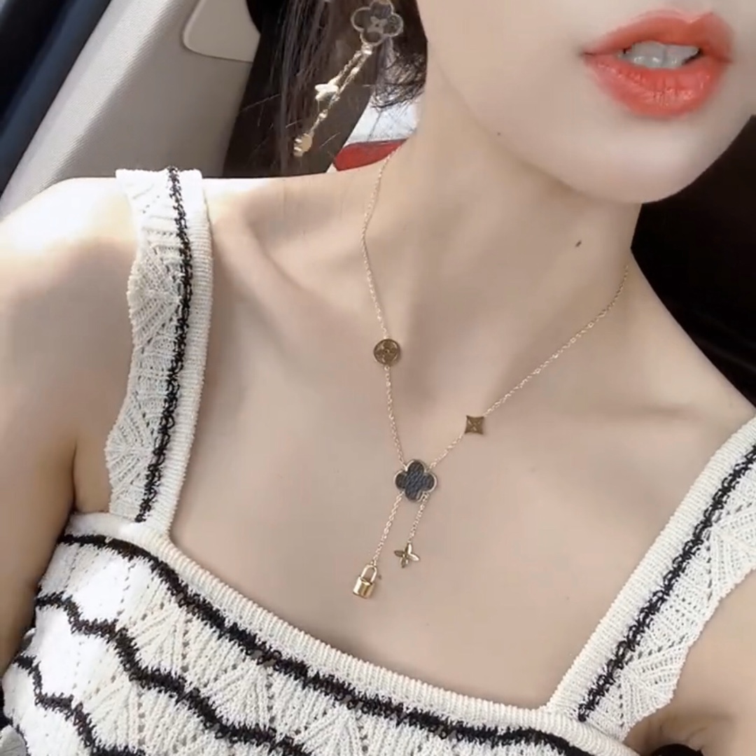 LV necklace 110731
