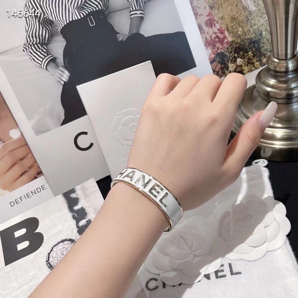 Chanel bracelet 110832