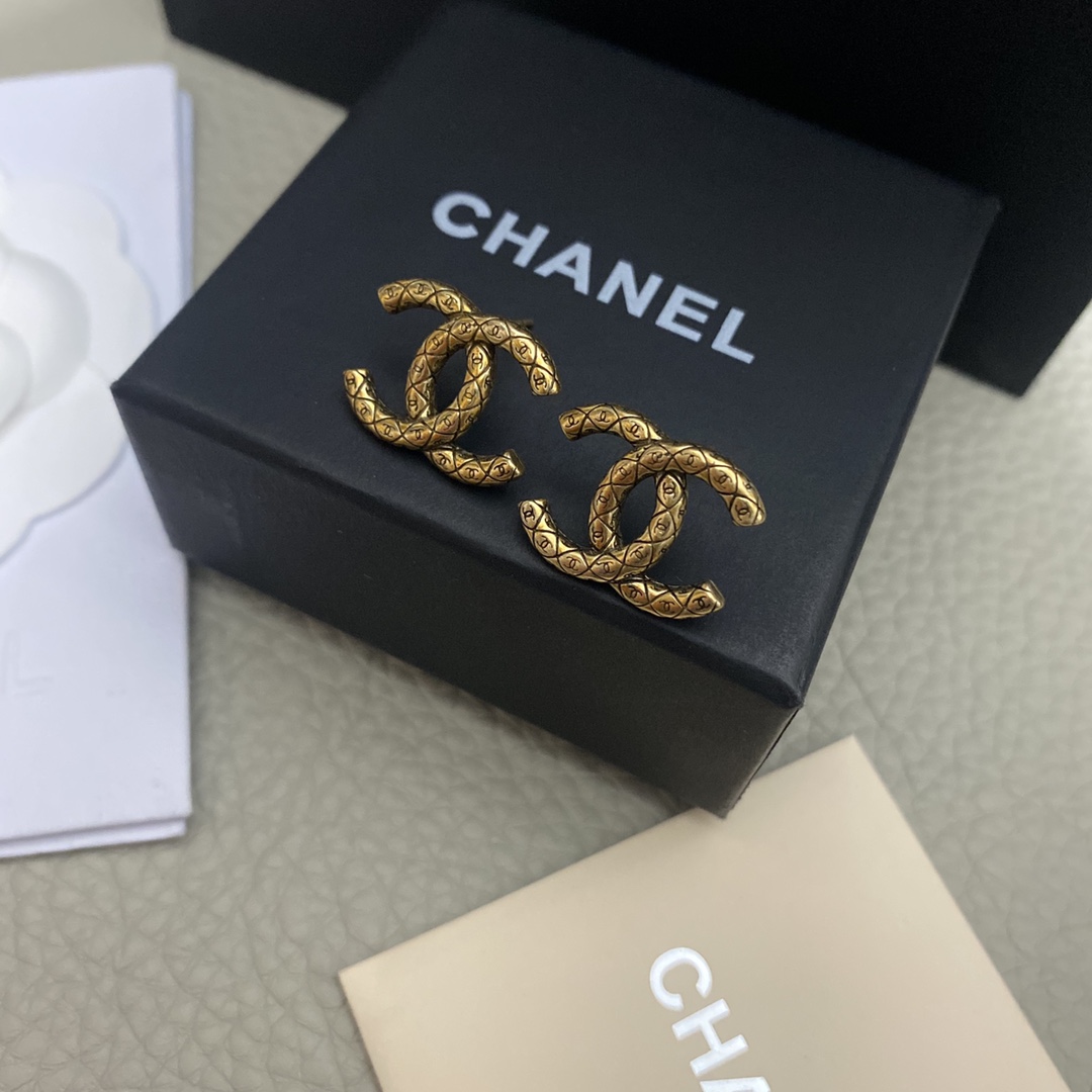 A1274  Chanel earrings