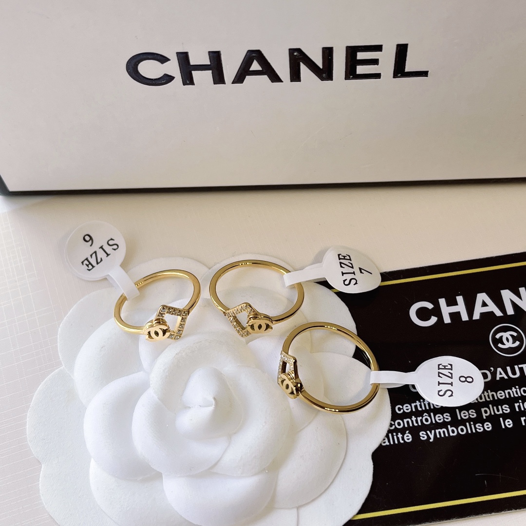 J093 Chanel ring