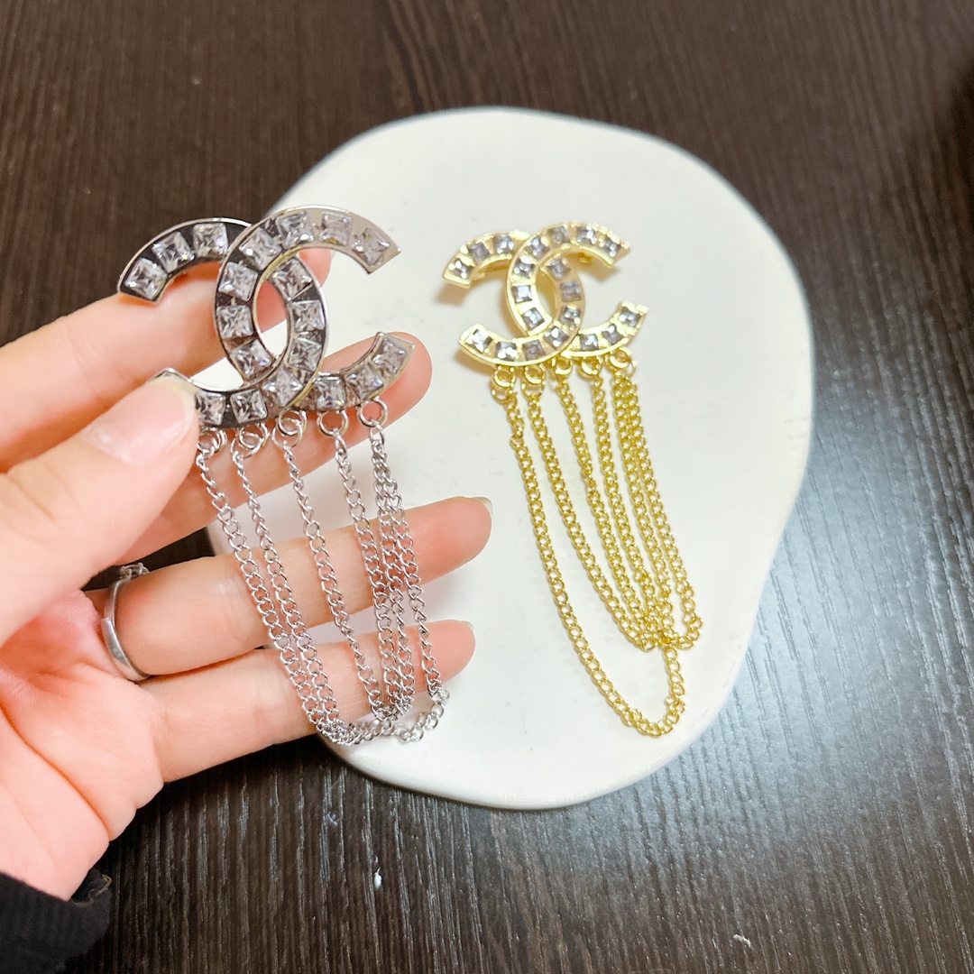 Chanel brooch 110884