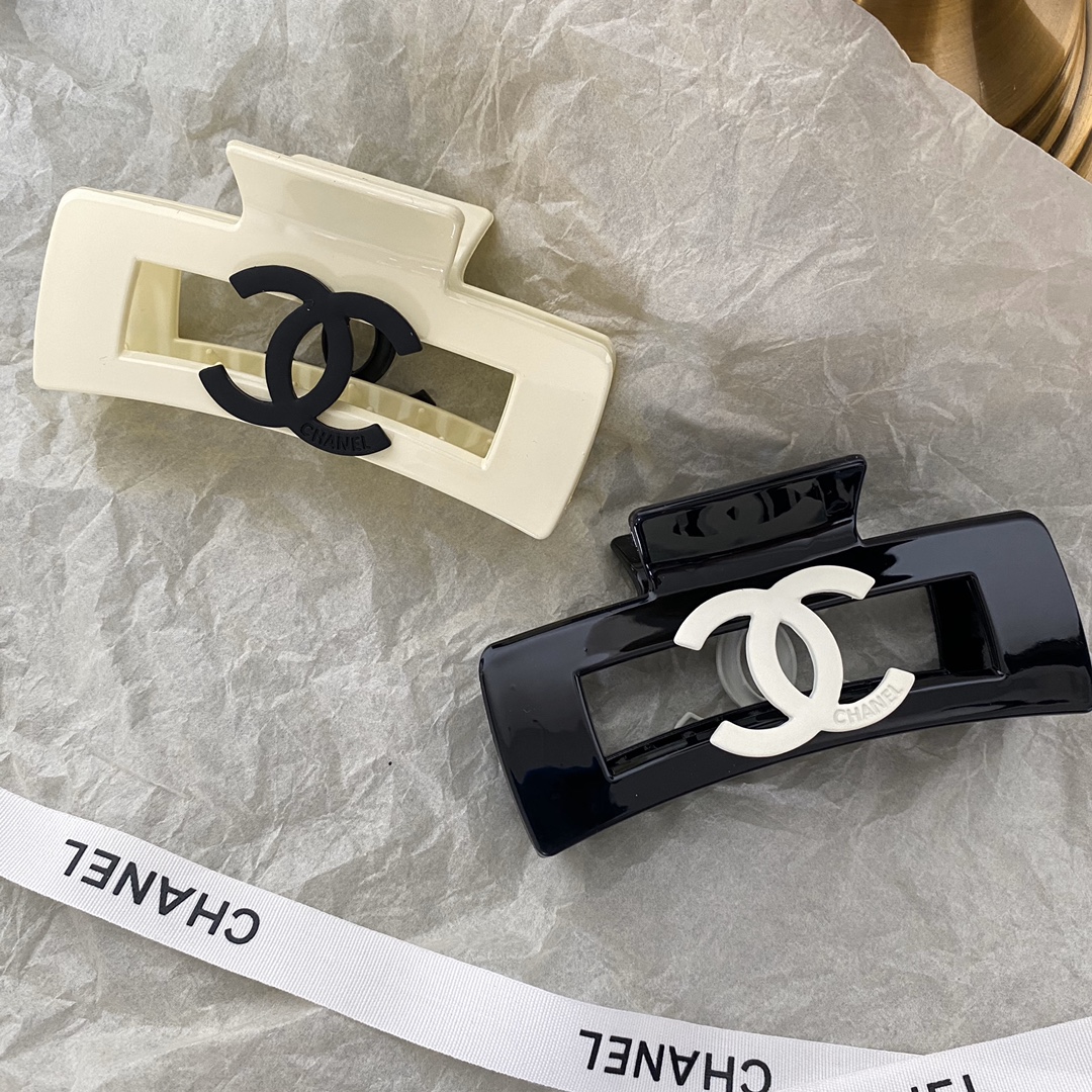 PW005  Chanel hairclilp