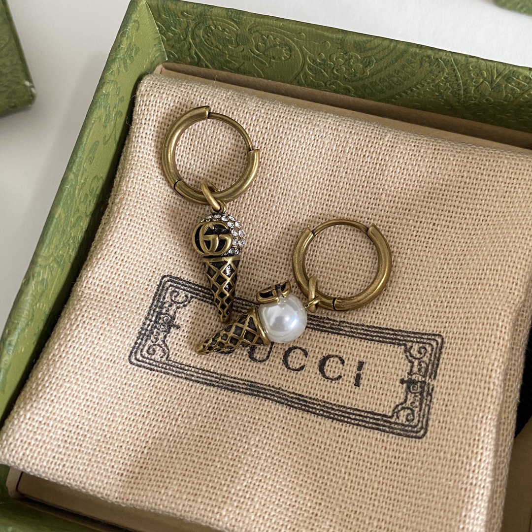 A1070  Gucci earrings