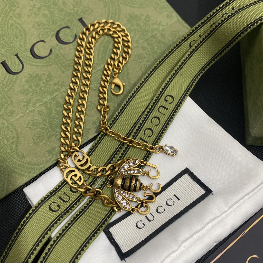B388  Gucci copper vintage necklace