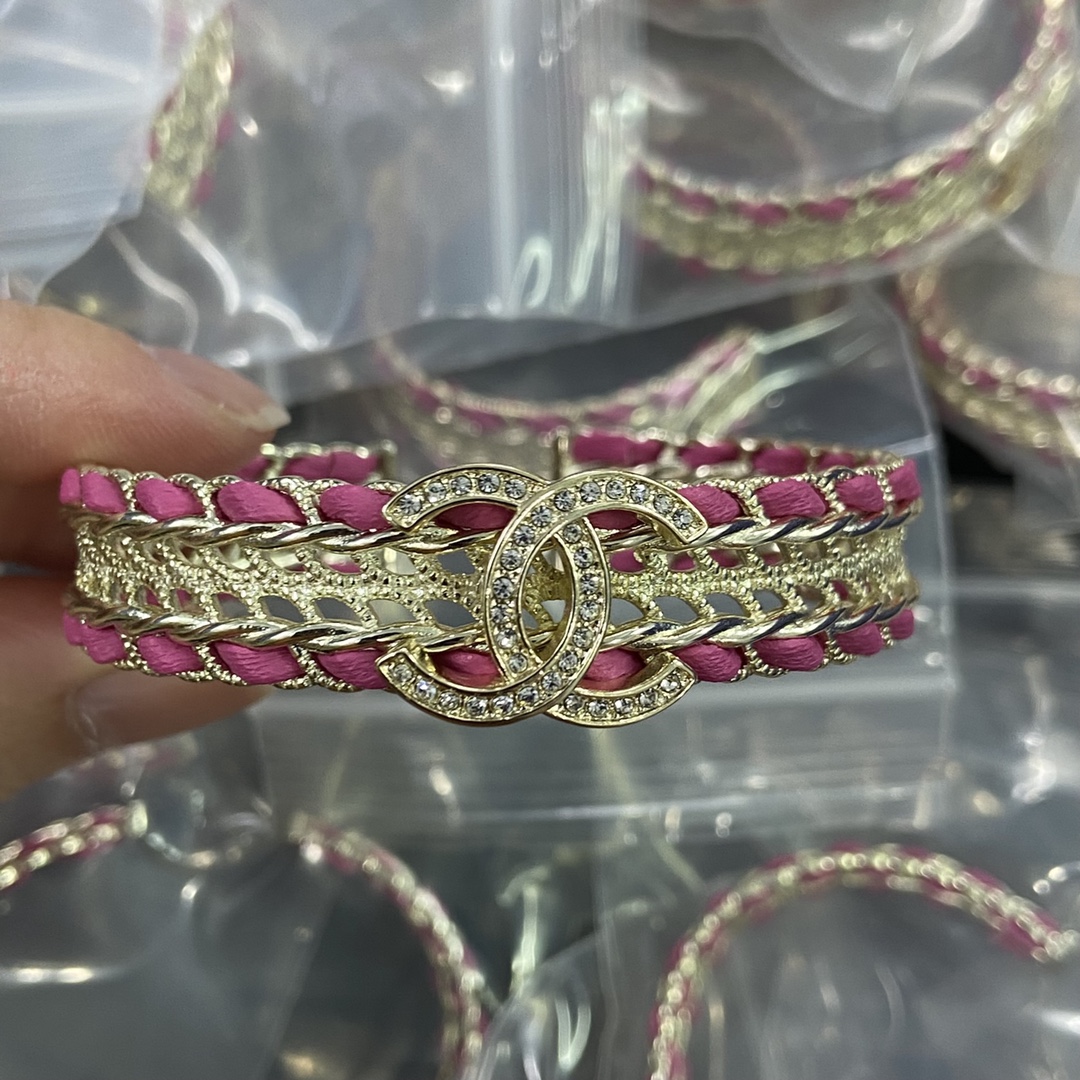 Chanel pink leather lambskin bracelet 111084