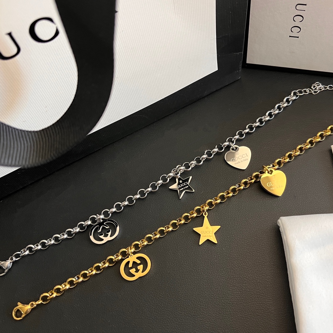 L119  Gucci Silver/Gold bracelet