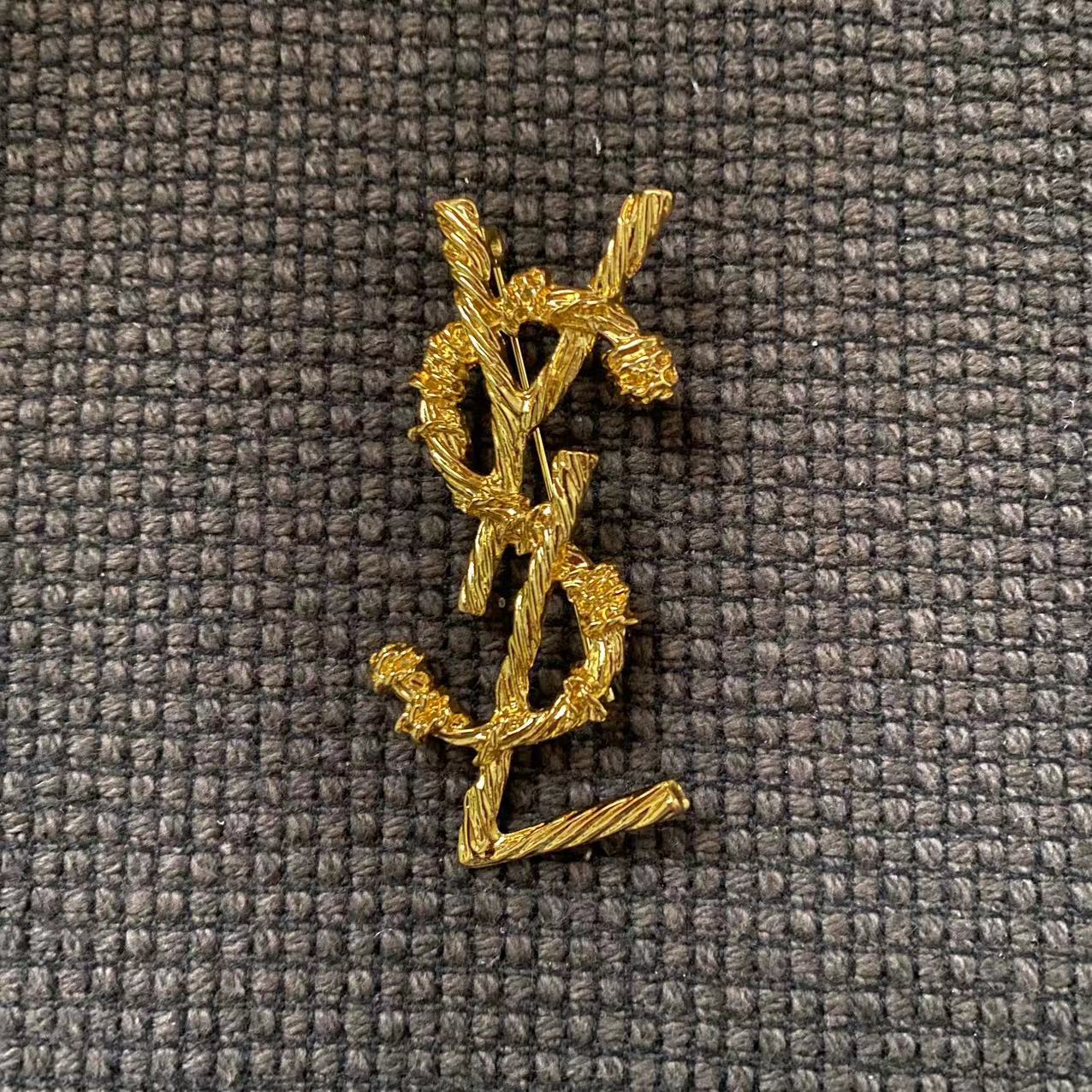 Special Sales! YSL golden Brooch