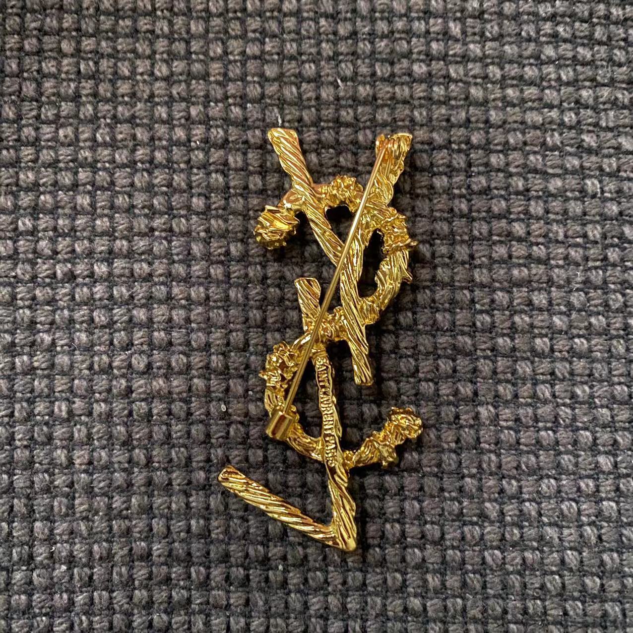 Special Sales! YSL golden Brooch