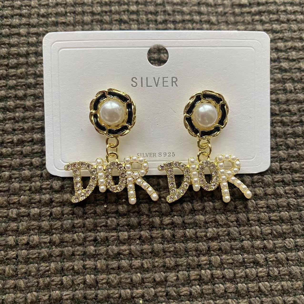 Special Sales! Dior earrings