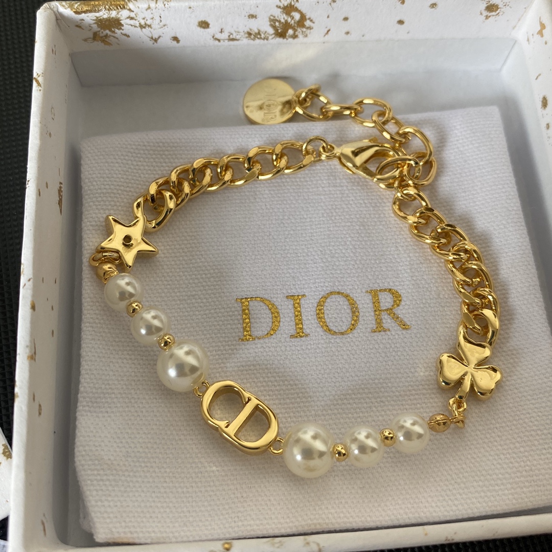 B072  Dior bracelet