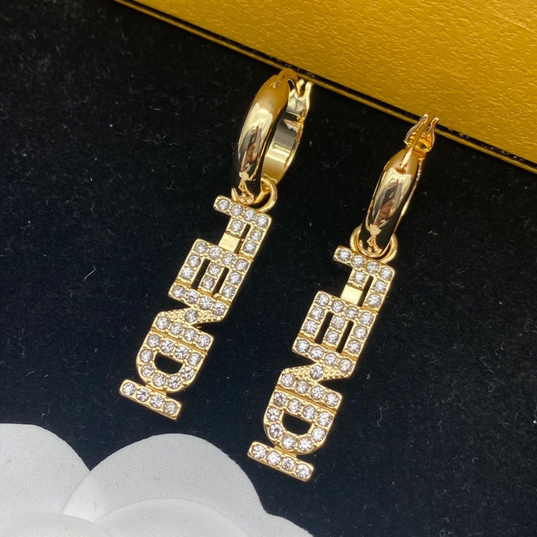A840  FENDI earrings