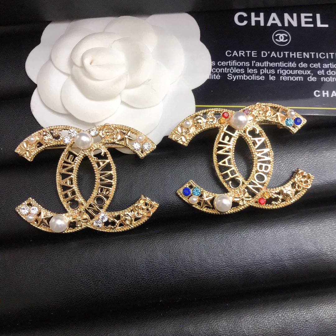 Chanel brooch 111332