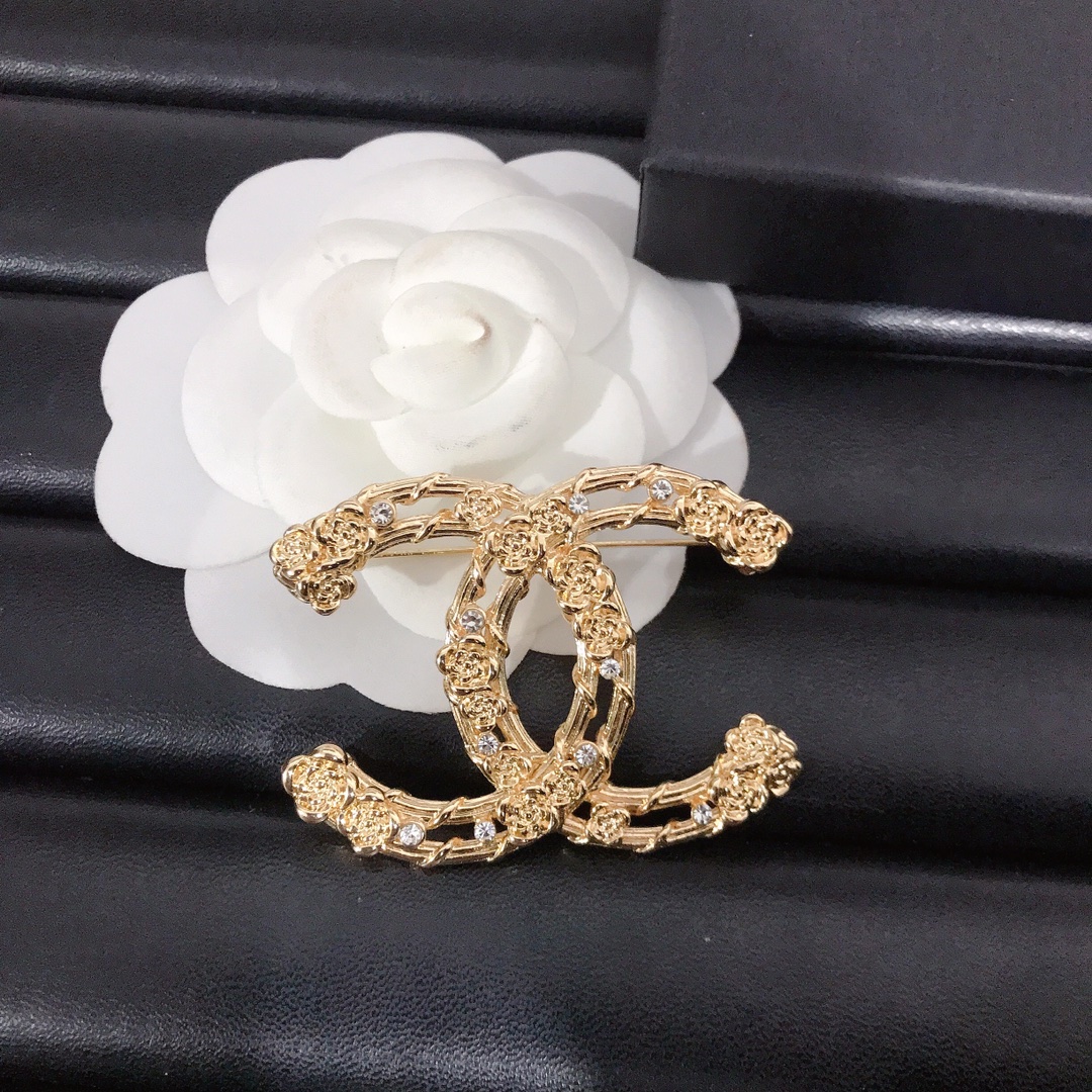 Chanel brooch 111331