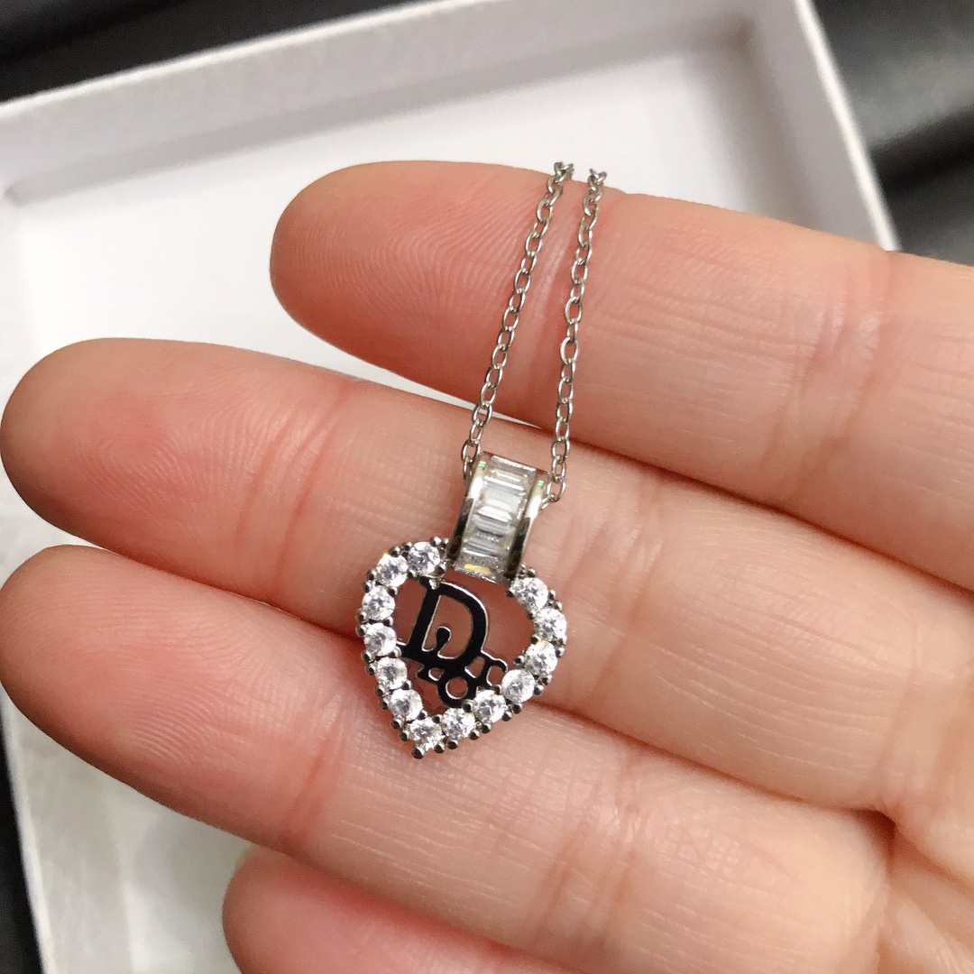 Dior silver diamond heart necklace/bracelet 111319