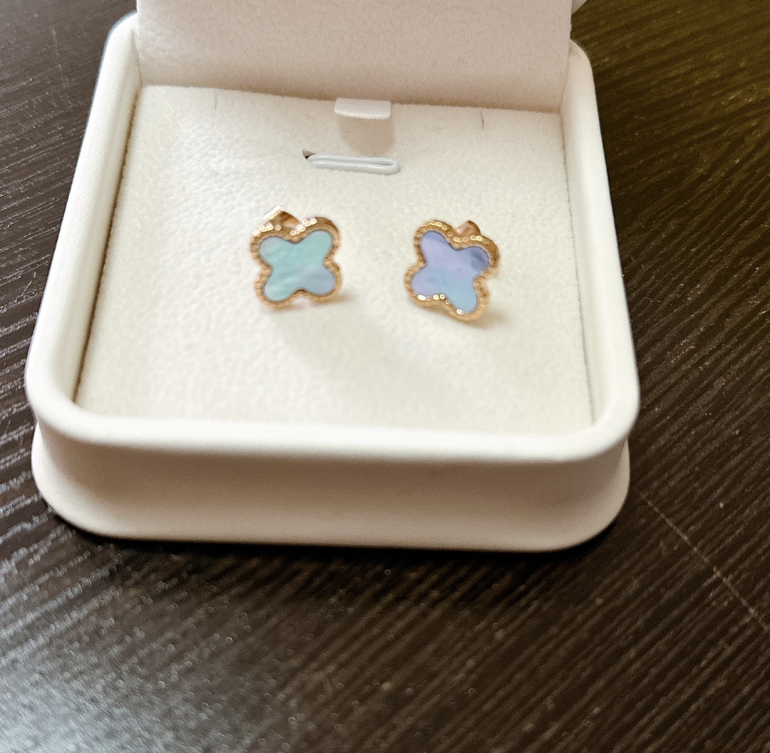 VCA Vancleef earrings 111313