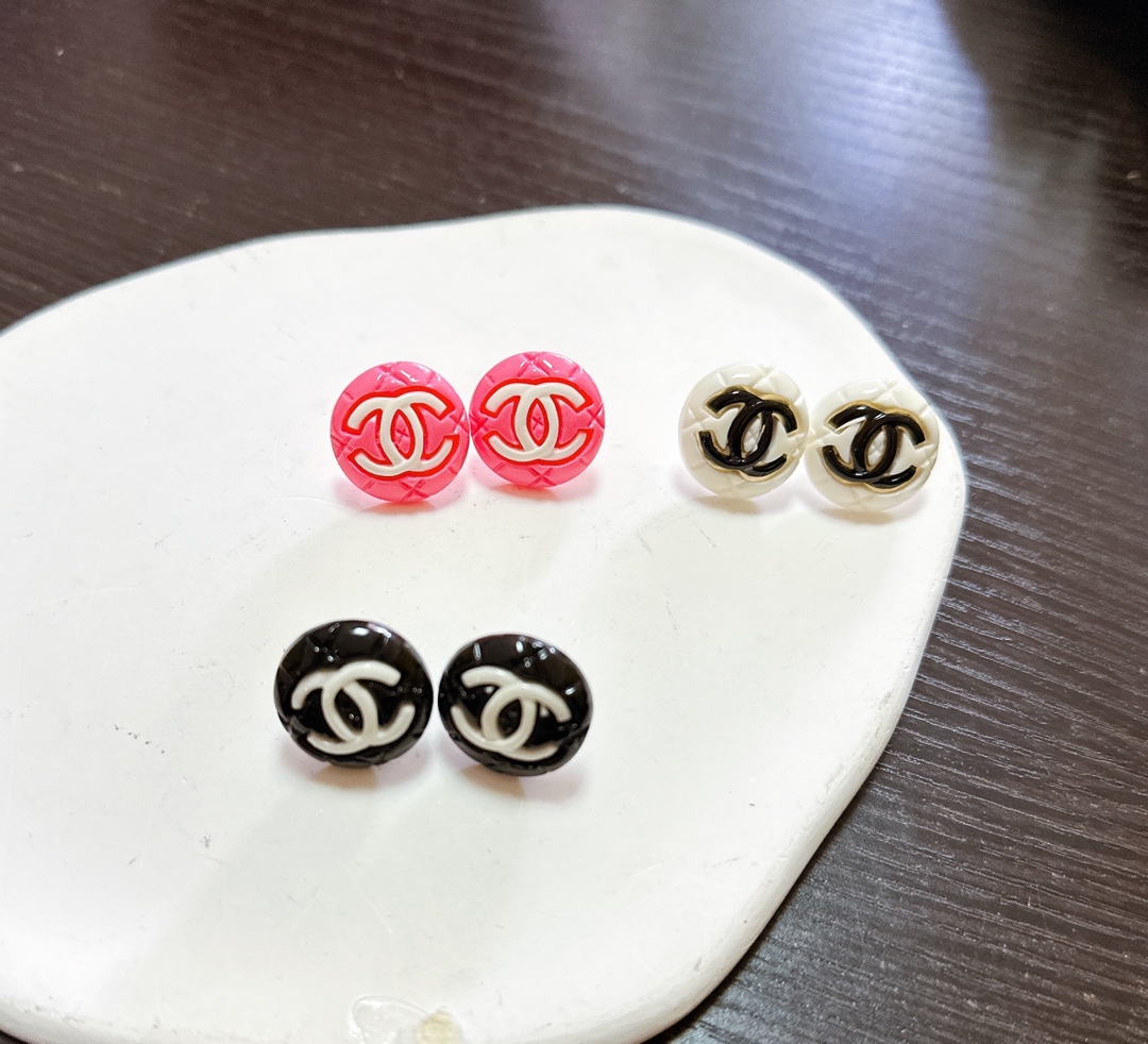 Chanel earrings 111310