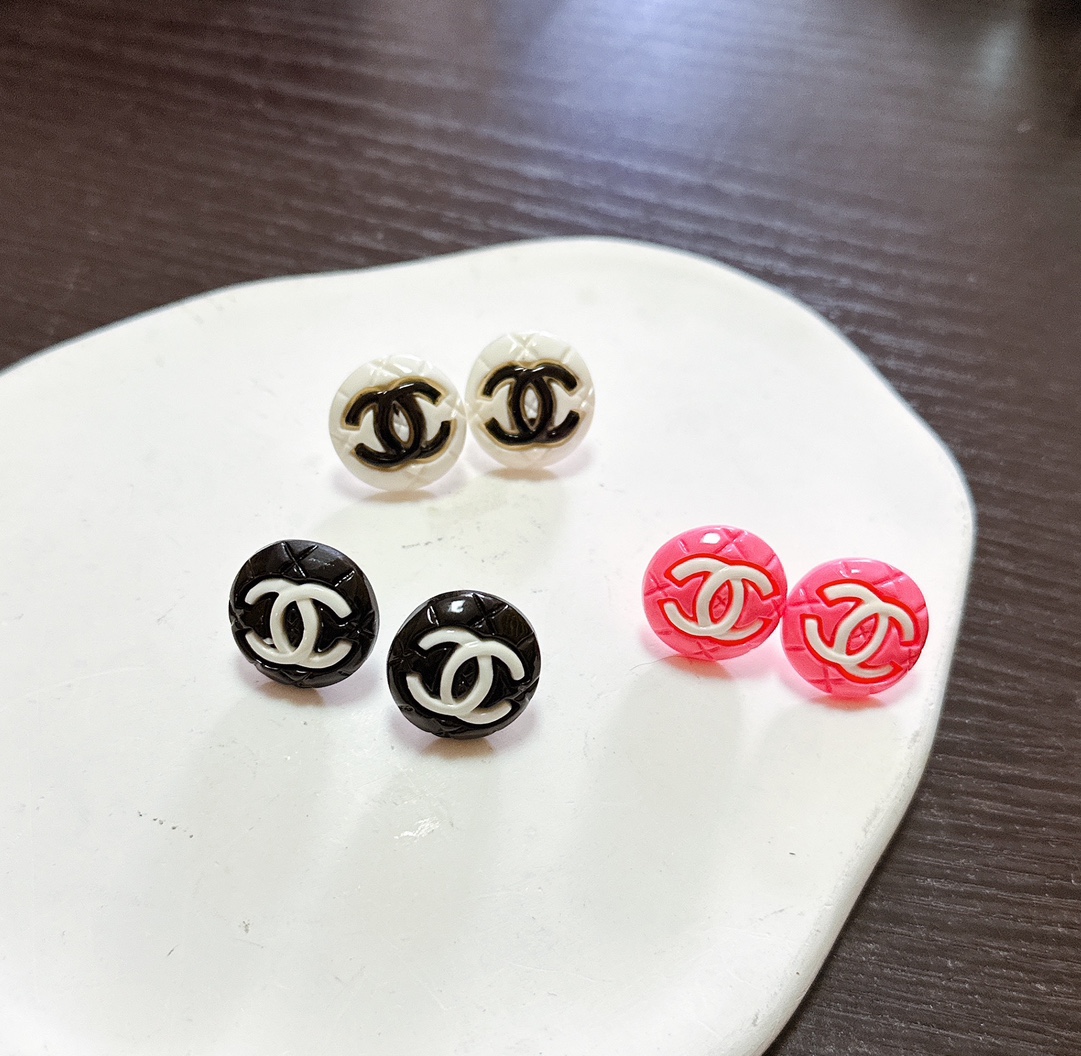 Chanel earrings 111310