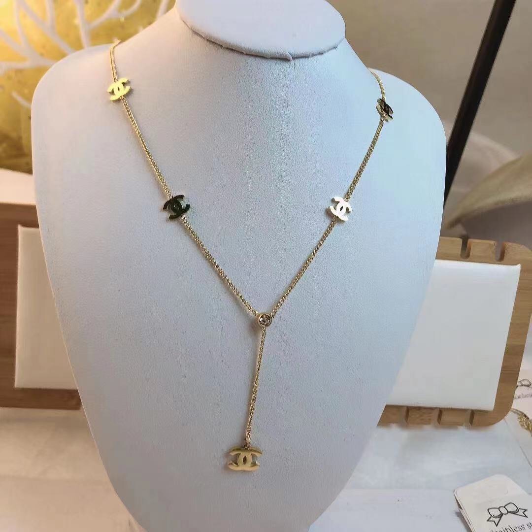 Chanel necklace 111306