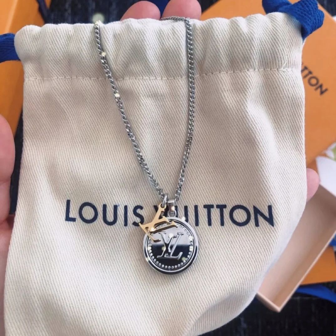 B522  LV Louis vuitton necklace