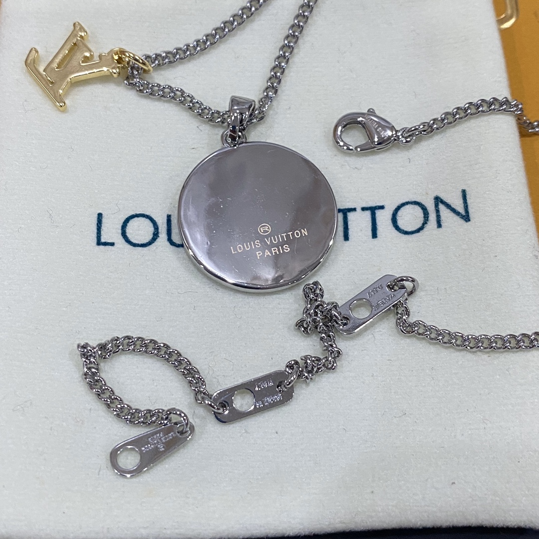 B522  LV Louis vuitton necklace