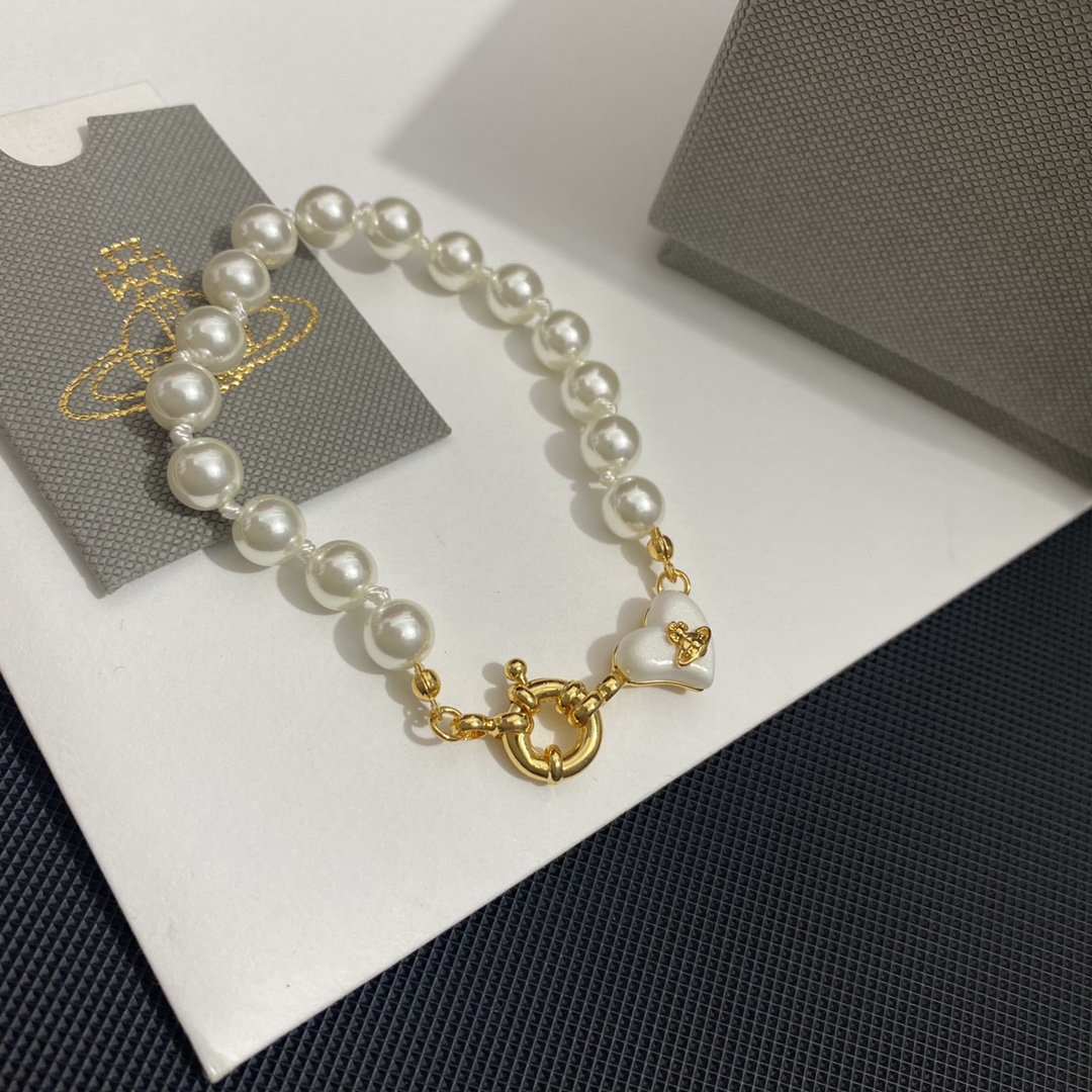B463  Vivienne Westwood pearls bracelet