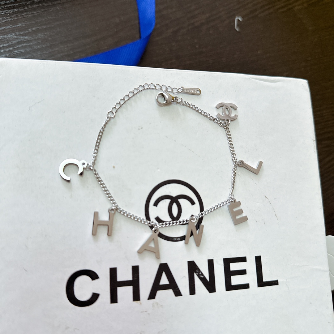 Chanel silver bracelet 111365