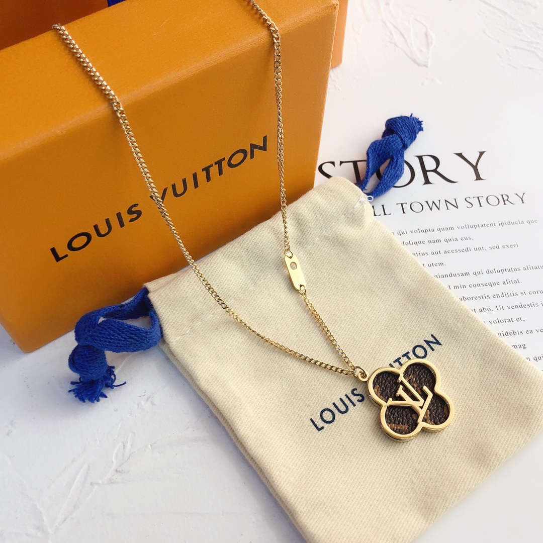 X190   LV Louis vuitton long necklace
