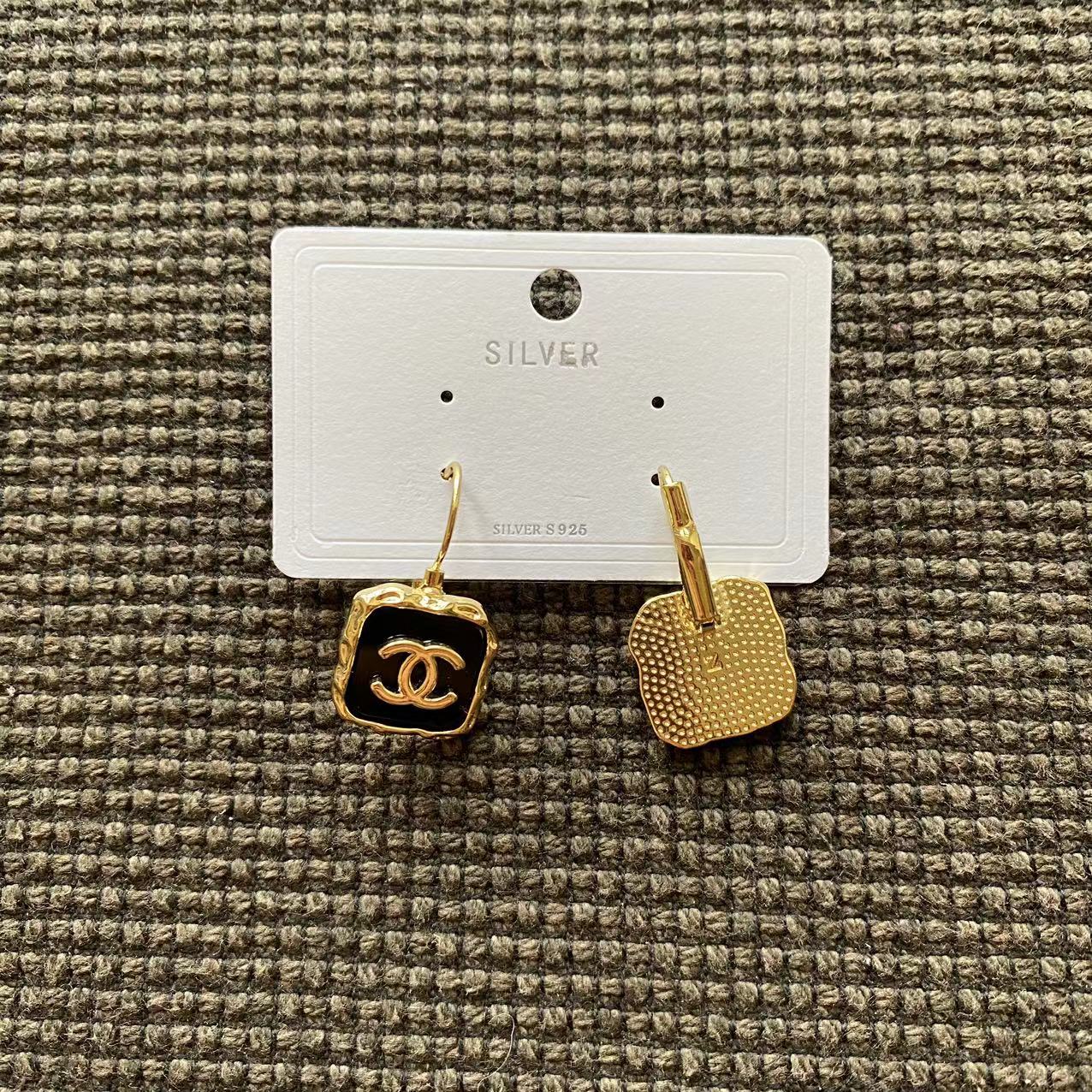 Big sale! New Chanel earrings