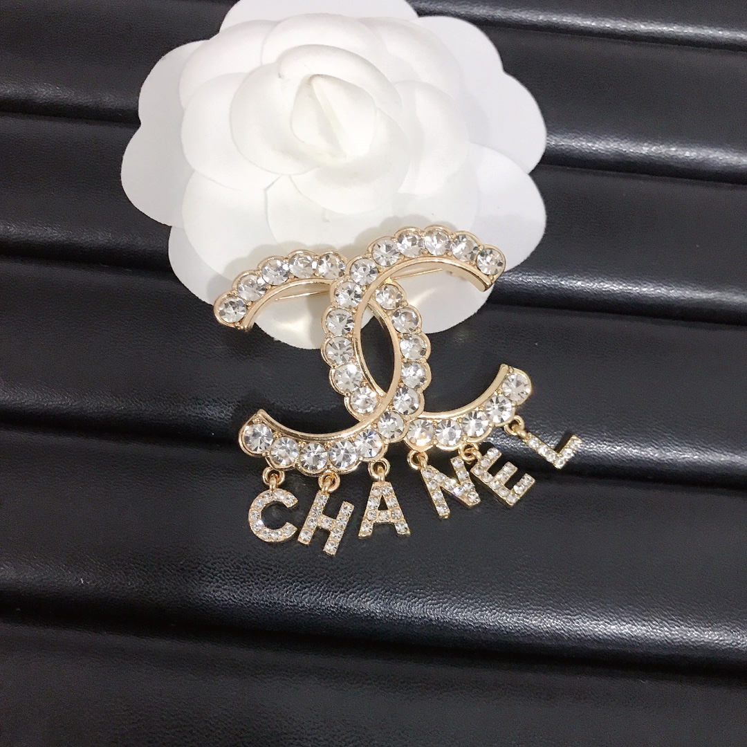 Chanel brooch cc 111729
