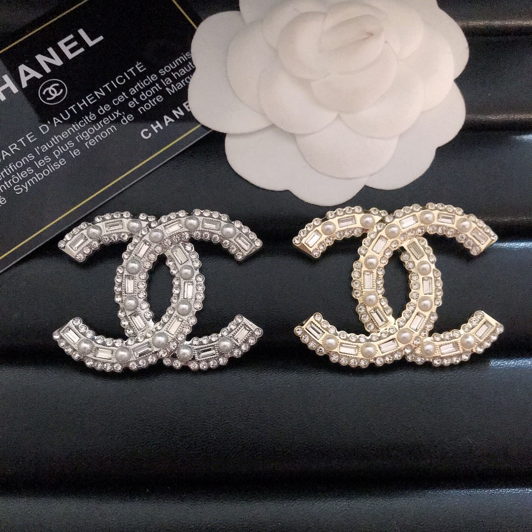 Chanel brooch cc 111728