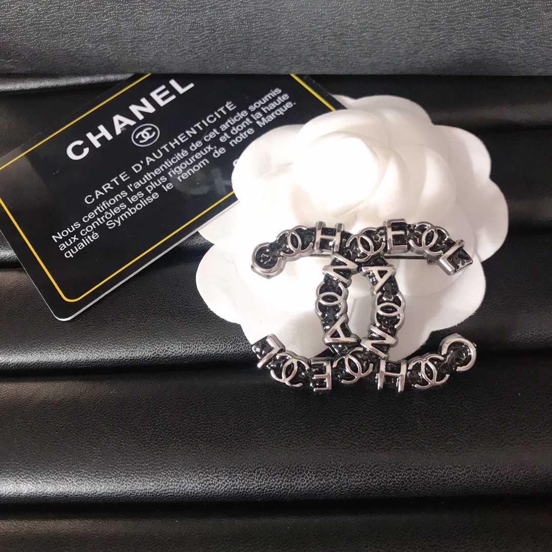 Chanel brooch cc 111725